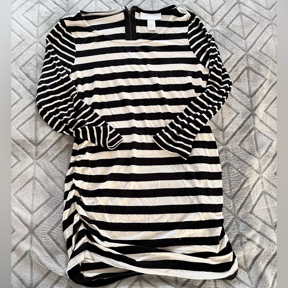 Jessica Simpson maternity top. Size small.